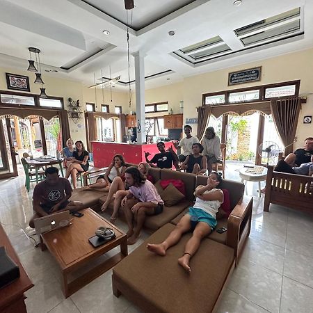 Hotel Medewi Secret Surfcamp Pulukan Esterno foto