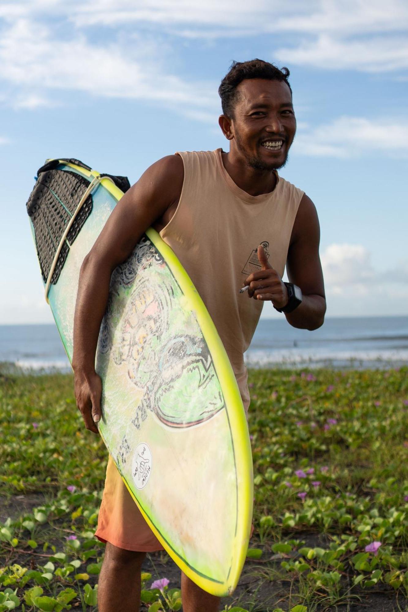 Hotel Medewi Secret Surfcamp Pulukan Esterno foto