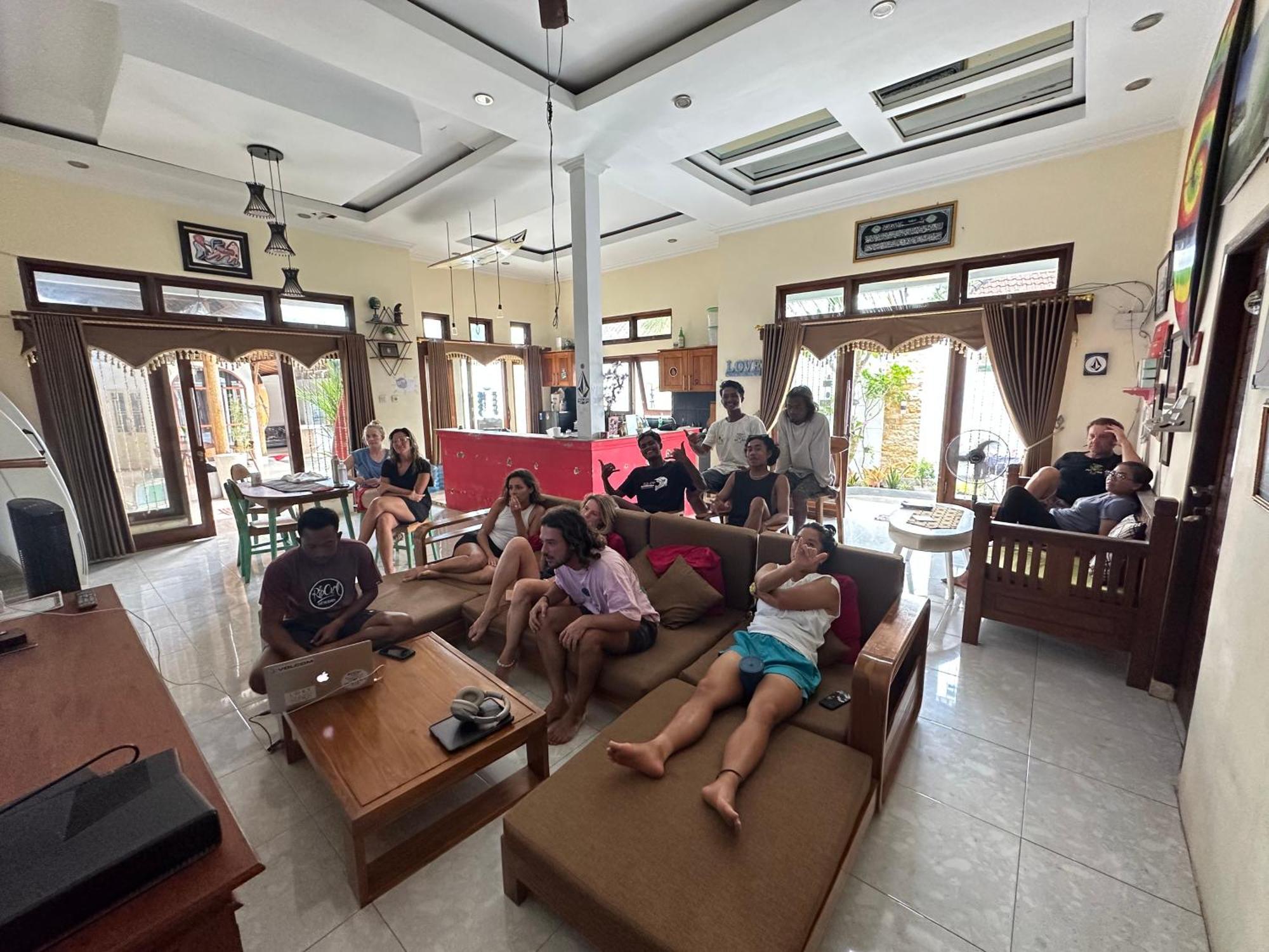 Hotel Medewi Secret Surfcamp Pulukan Esterno foto