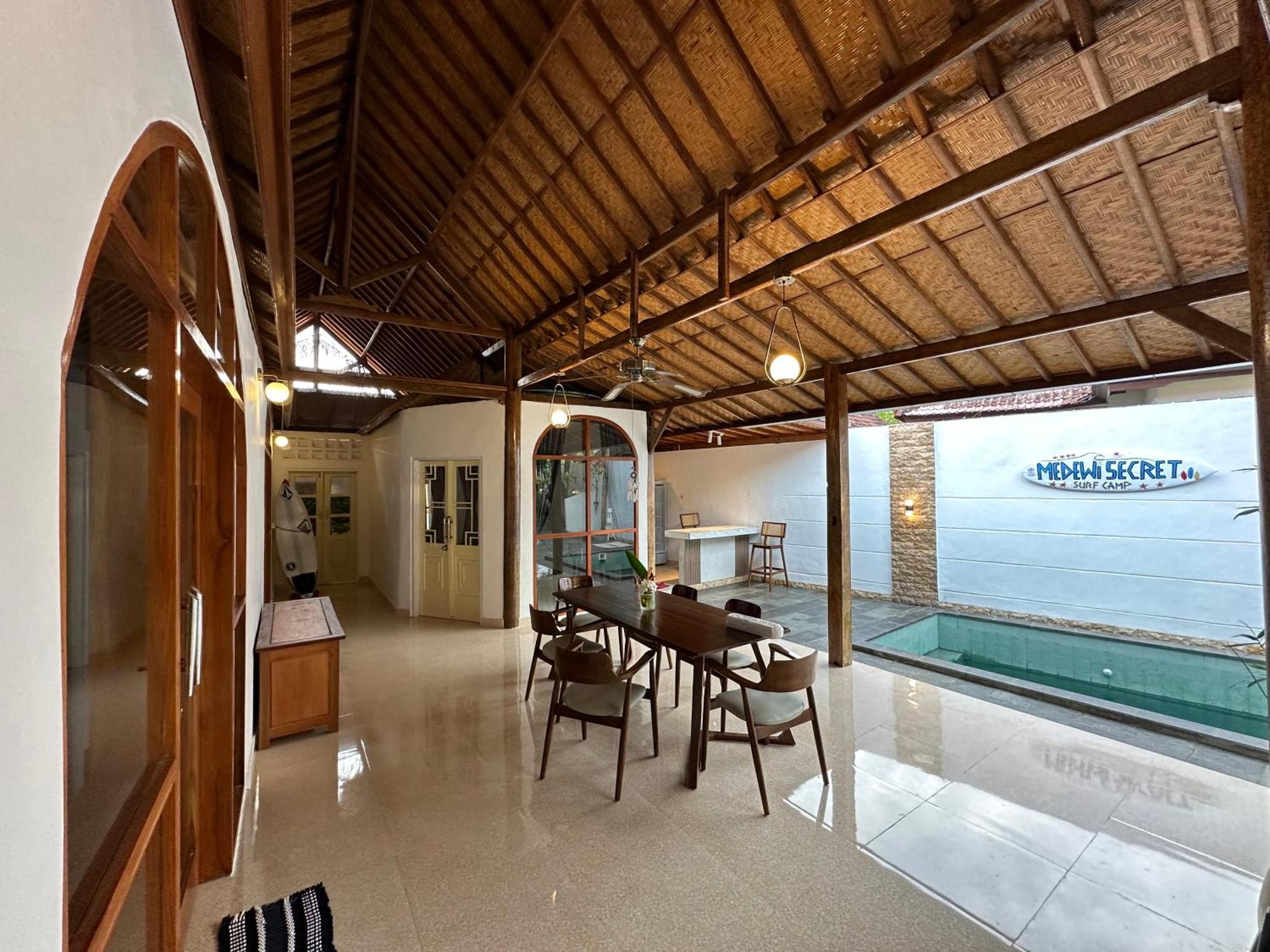 Hotel Medewi Secret Surfcamp Pulukan Esterno foto
