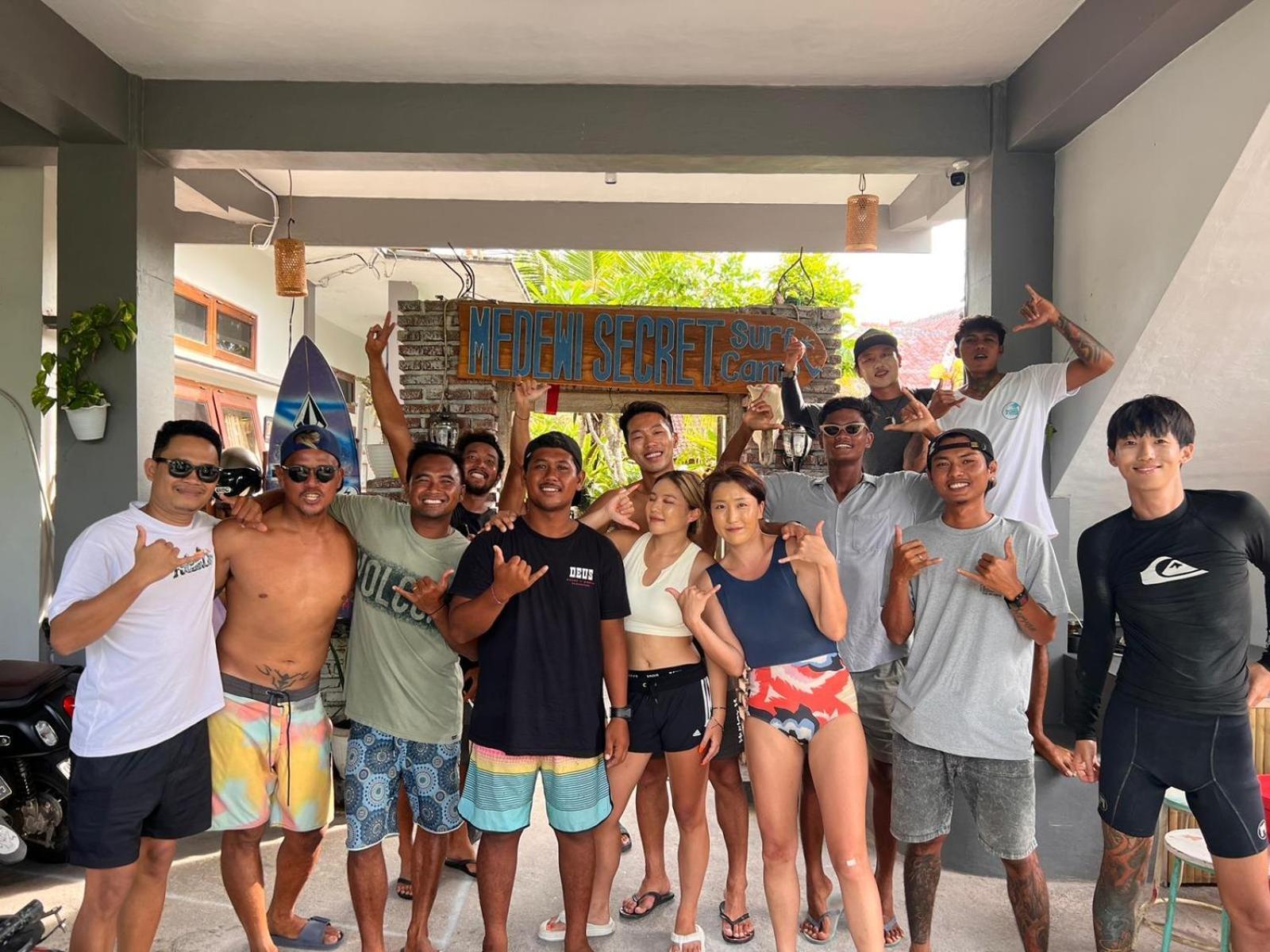 Hotel Medewi Secret Surfcamp Pulukan Esterno foto