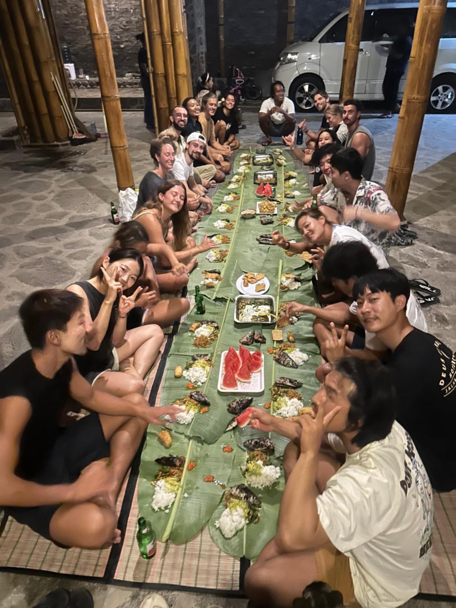 Hotel Medewi Secret Surfcamp Pulukan Esterno foto