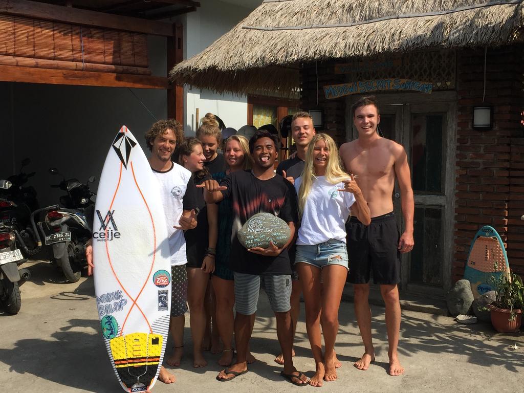 Hotel Medewi Secret Surfcamp Pulukan Esterno foto