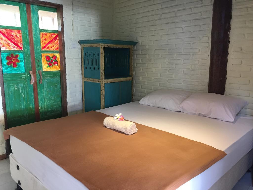 Hotel Medewi Secret Surfcamp Pulukan Esterno foto