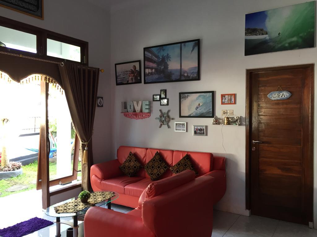 Hotel Medewi Secret Surfcamp Pulukan Esterno foto