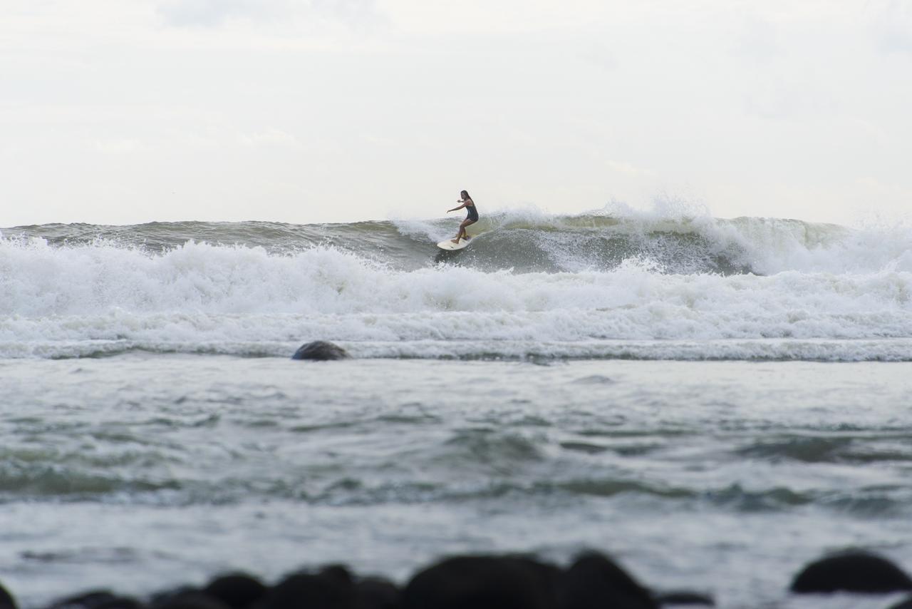 Hotel Medewi Secret Surfcamp Pulukan Esterno foto